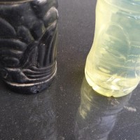 “紡織布油脫色除味劑Y型常溫脫膠脫色廢油除臭脫色”